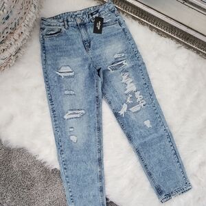 New! Refuge Denim Mom Relax High Rise Distressed Ripped Jeans. Size 5.